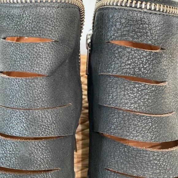 Kenneth Cole Gentle Souls Bailey Black Leather Cut Out Bootie Grunge Streetwear - Picture 7 of 14